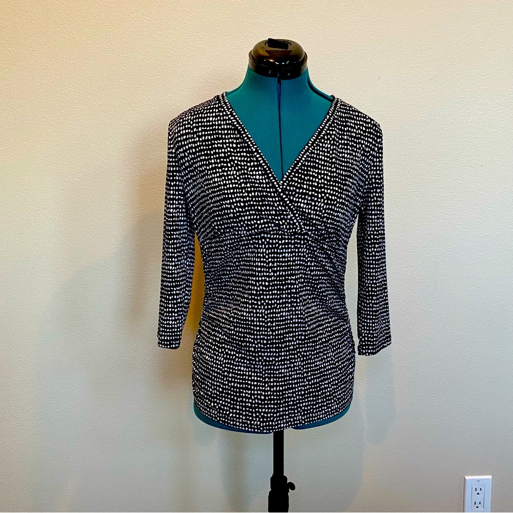 Ann Taylor Petite Blk/White Classic Wrap Top w/Crossover V-Neck Size M